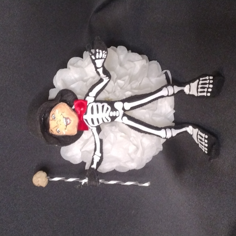 Super Cute Annalee Halloween Doll 2015